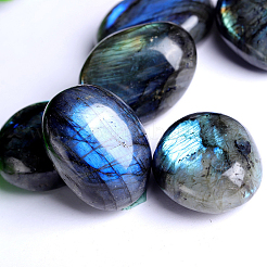 Natural Labradorite Pocket Palm Stone&nbsp;G-PW0003-03B