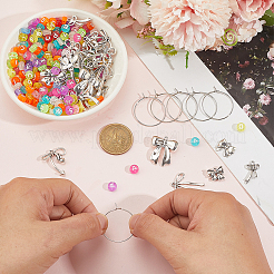 キットを作るDIYワイングラスチャーム  真鍮ワイングラスチャームリングを含む  ちょう結び合金ペンダント  アクリル文字ビーズ  アンティークシルバー  25x22x6mm  穴：1.6mm&nbsp;DIY-SC0032-20