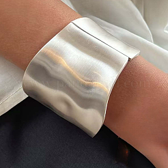 女性用の誇張された亜鉛合金のバングル  ステンレス鋼色  内径：2-3/8インチ（6cm）&nbsp;DT9260