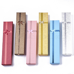 厚紙のジュエリーボックス  ネックレス用  外部のちょう結びの内側スポンジで  長方形  ミックスカラー  21x4x2cm  カバーなし：長さ20.5cm  幅4cm  厚さ2mm  インナーサイズ：20.5x4センチメートル  カバー：21cm長  幅4.5cm  厚さ1mm&nbsp;CBOX-N012-22