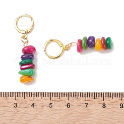 真鍮製フープピアス  染色された天然淡水貝チップビーズ付き  ゴールドカラー  40x9~11mm&nbsp;EJEW-JE06970-02