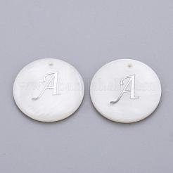 淡水シェルペンダント  鉄のパーツで覆われて  頭文字付きのフラットラウンド  ミックスカラー  ランダムな混合文字  20x3mm  穴：1.5mm&nbsp;SHEL-Q018-01
