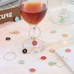DIYワイングラスデコレーションキット  アルファベット合金エナメルチャーム付きフラットラウンド1セットを含む  26個の真鍮製ワイングラスチャームリングと60個の鉄製丸カン  ゴールドカラー  カラフル  14x12x2mm  穴：1.5mm&nbsp;DIY-SC0016-40B