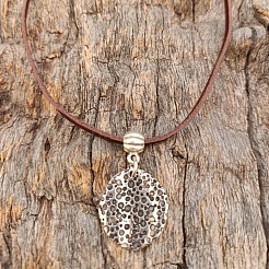 Alloy Textured Coin Pendant Adjustable Imitation Leather Cord Necklaces for Women&nbsp;WG8C2B1-01
