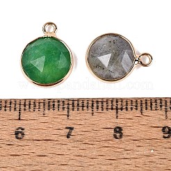 天然石&合成ミックスストーンペンダント  フラットラウンドのチャーム  明るい金色の真鍮のパーツと  多面カット  染めと未染色の混合  14~15x10.5~11.5x4~5mm  穴：1.5~1.6mm&nbsp;G-Q606-32KCG