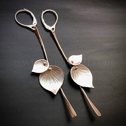 女性用ボヘミア合金ダングルイヤリング  葉  アンティークシルバー  40x12mm&nbsp;WG9397D-01