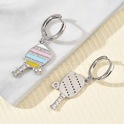 女性用真鍮マイクロパヴェキュービックジルコニアダングルフープピアス  ピックルボールパドル  エナメル  ラックめっき  長持ちメッキ  鉛フリー＆カドミウムフリー  プラチナ  35x11mm&nbsp;EJEW-A168-05P