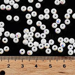 ガラスシードビーズ  半分メッキ  不透明な色の虹  丸い穴  ラウンド  ホワイト  4x3mm  穴：1.2mm  7500個/ポンド&nbsp;SEED-H002-A-A615