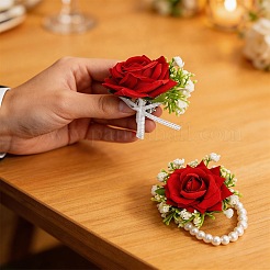 シルク布の造花とプラスチックの模造真珠のリストコサージュとブートニアのセット  結婚式のための  パーティーの装飾  ファイヤーブリック  95x100mm&nbsp;AJEW-DJ0005-64B