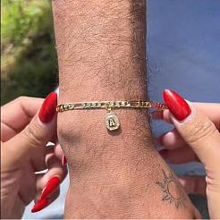304ステンレススチールクリスタルラインストーンチャームブレスレット  女性用フィガロチェーンブレスレット  文字の長方形  ゴールドカラー  文字a  6-3/4インチ（17cm）&nbsp;FS-WG4E3AB-01