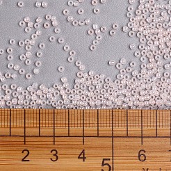 12/0グレードの丸いガラスシードビーズ  セイロン  ラベンダーブラッシュ  2x1.5mm  穴：0.7mm  約48500個/ポンド&nbsp;SEED-N001-B-145L