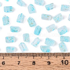 透明なスプレー塗装ガラスシードビーズ  三角形  空色  6x5x4.3mm  穴：1.2mm  約2368個/ポンド&nbsp;SEED-L011-10A-16