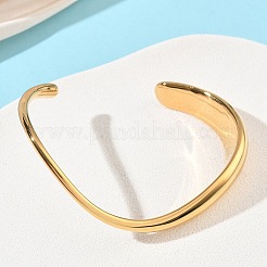 304ステンレススチール製カフバングル  女性用幅広バングル  ゴールドカラー  1/8~3/8インチ（0.3~1.1cm）  内径：2-1/2x2インチ（6.2x5.15cm）&nbsp;BJEW-B158-05G-02