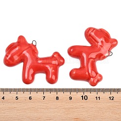 手作りの磁器のペンダント  馬のチャーム  鉄のパーツと  レッドオレンジ  29x47x8mm  穴：2.5mm&nbsp;PORC-T136-04B