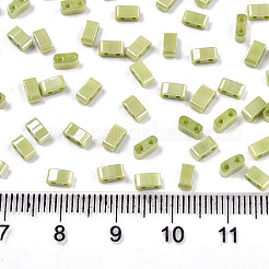 Fgb2穴ガラスシードビーズ  不透明な色は光沢の  長方形  黄緑  4.5~5.5x2x2~2.5mm  穴：0.5~0.8mm  約2000個/袋&nbsp;SEED-S031-M-SH124