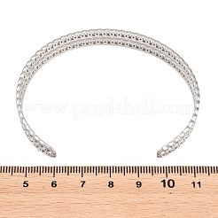 女性用中空304ステンレススチール製オープンカフバングル  インターロックリング  ステンレス鋼色  内径：2.24x1.89インチ（5.7x4.8cm）&nbsp;BJEW-F547-02P