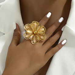 Elegant Hollow Flower Iron Cuff Rings for Bride Lady Daily Vacation Gift&nbsp;KR3281