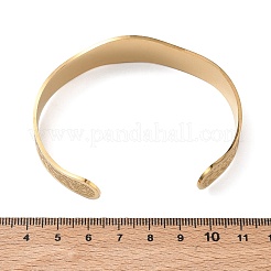 抽象的な模様の304ステンレススチール製カフバングル（女性用）  イオンプレーティング（ip）  長持ちメッキ  ゴールドカラー  内径：2.01インチ（5.1cm）x2.54インチ（6.45cm）&nbsp;BJEW-D466-04G