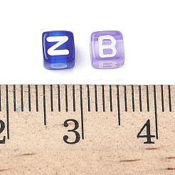 透明アクリルビーズのスプレーペイント  文字付きのキューブ  ミックスカラー  4.5x4.5x4.5mm  穴：2mm  7142個/ 500g&nbsp;OACR-D314-05