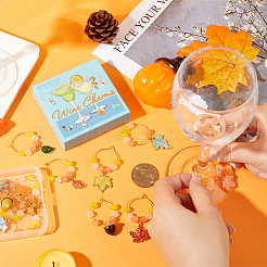 秋のテーマ合金エナメル、ガラスワイングラスチャーム付き  真鍮フープピアスパーツ  葉/カボチャ/松ぼっくり  ミックスカラー  39~56mm  6スタイル  2個/スタイル  12個/セット&nbsp;AJEW-SC0002-12