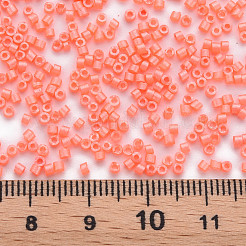 蛍光色ガラスシリンダービーズ  シードビーズ  焼き付け塗料  丸い穴  ライトサーモン  1.5~2x1~2mm  穴：0.8mm  約8000個/袋  約1ポンド/バッグ&nbsp;SEED-S047-P-001