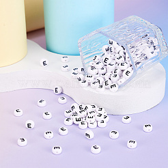 500個のアクリル横穴レタービーズ  フラットラウンド  文字.e  7x4mm  穴：1mm  500pc&nbsp;OACR-YS0001-03E