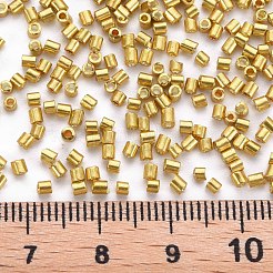 ガラス竹ビーズ  メタリックカラー  ゴールド  2.5~3x2mm  穴：0.9mm  約15000個/ポンド&nbsp;SEED-S032-12A-1107