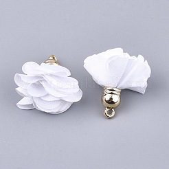 布ペンダント  ccbプラスチック  6花びら  花  ゴールドカラー  ホワイト  26~27x17~28mm  穴：1.6mm&nbsp;FIND-S300-01X