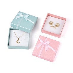 厚紙のジュエリーセットボックス  ネックレス用  リング  ピアス  外側に蝶結びのリボン、内側に白いスポンジが付いています  正方形  ミックスカラー  9x9x0.32cm&nbsp;CBOX-N014-05
