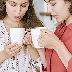 ハートレイヤードリング2個。  合金ハートリング  調節可能なラブリング 積み重ね可能な指輪  女性のためのシンプルなナックルリングジュエリーギフト  プラチナ·ゴールデン  6.2mm  内径：16.5mm  2個/ペア&nbsp;JR931A