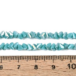 電気メッキオペークガラスビーズ連売り  三角形  ABカラーメッキ  多面カット  ダークターコイズ  3~3.5x4~4.5x4~4.5mm  穴：0.8mm  約121~131個/連  14.37~15.35インチ（36.5~39cm）&nbsp;GLAA-N022-4mm-19