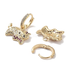 本物の18Kゴールドメッキ真鍮ダングルフープピアス  キュービックジルコニア付き  ライオン  濃いピンク  21x16mm&nbsp;EJEW-L269-028G-01