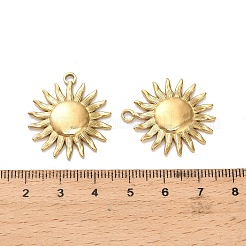 304ステンレスペンダント  太陽  イオンプレーティング（ip）  18KGP本金メッキ  28x25x3mm  穴：2.5mm&nbsp;STAS-C152-17G