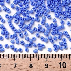 ガラスシードビーズ  不透明な色の種  DIYジュエリー作成用の小さなクラフトビーズ  ラウンド  コーンフラワーブルー  12/0  2mm  穴：1mm  約30000個/ポンド&nbsp;SEED-A010-2mm-43B