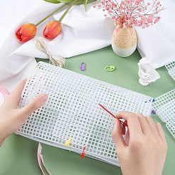 プラスチックメッシュキャンバスシート  刺繍用  アクリル毛糸クラフト  ニットとかぎ針編みのプロジェクト  ホワイト  43.5x30.3x0.17cm  穴：4mm&nbsp;DIY-WH0257-33