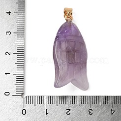 天然アメジストと合成ターコイズの彫刻ペンダント  真鍮のバチ付き魚チャーム  ゴールドカラー  35x17.5x7.5~8mm  穴：4.3x6.5mm&nbsp;G-Z084-01G-08