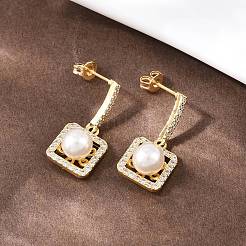 スクエア真鍮マイクロパヴェクリアキュービックジルコニアダングルスタッドピアス  アクリル模造パール付き  長持ちメッキ  ラックめっき  18KGP本金メッキ  25x11mm&nbsp;EJEW-C172-05G