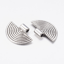 合金のチベット風チャーム  鉛フリー及びカドミウムフリー  アンティークシルバー  25 mm幅  長さ17.5mm  穴：3mm&nbsp;LF0512Y