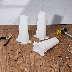 円錐形のプラスチック製バット除け  鉄ネジ付き  ホワイト  150x90x57mm&nbsp;AJEW-WH0534-70