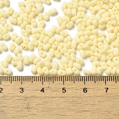 ガラスのフロストシードビーズ  ピーナッツ  ライトゴールデンロッドイエロー  3.5~4x2~2.5x2~2.3mm  穴：0.8mm  約8000個/ポンド&nbsp;SEED-K009-05B-08