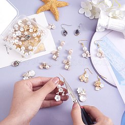 DIYフラワードロップピアス作成キット  ナチュラルシェルペンダントを含む  合金カボション & ペンダント  真鍮と鉄のスタッド イヤリングのパーツとフック  プラスチックパールビーズ  プラチナ·ゴールデン  6~28x6~19x0.6~9mm  穴：1~3mm&nbsp;DIY-SZ0009-77