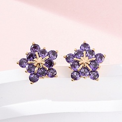 女性用フラワーブラスマイクロパヴェキュービックジルコニアスタッドピアス  カドミウムフリー＆鉛フリー  長持ちメッキ  ラックめっき  ゴールドカラー  パープル  12x12.5mm&nbsp;EJEW-G428-28B-03
