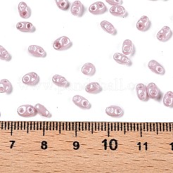 不透明色光沢ガラスシードビーズ  染め  2穴  オーバル  フラミンゴ  5~6x2.5~3.5x3mm  穴：0.7~0.9mm  約7500個/ポンド&nbsp;SEED-T006-02E