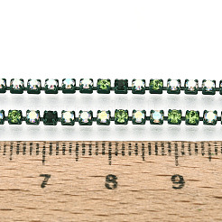 鉄ラインストーンカップチェーン  スプールで  ペリドット  2x2x2mm  約30.00フィート（9.14m）/ロール&nbsp;CH-T007-02A-02