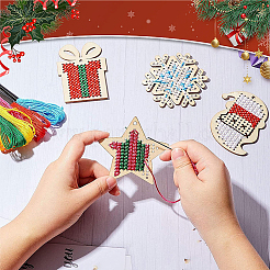 クリスマステーマの木製クロスステッチキット1袋  クロスステッチの糸と針と木片が含まれています  ミックスカラー  56.5~89x63~91x2.5mm&nbsp;WOOD-SC0002-24