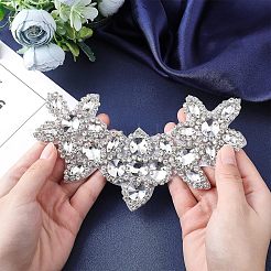 ホットフィックスラインストーンアイロンパッチ  パッチに真鍮  背面のホットメルト接着剤  結婚式のテーマのドレスシューズの衣服の装飾のため  半円の花  クリスタル  170x90x5.5mm&nbsp;DIY-WH0257-45