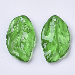 透明スプレー塗装ガラスペンダント  葉  グリーン  27.5x15~17x3.5~4.5mm  穴：1.4mm&nbsp;X-GLAA-T013-02-C05