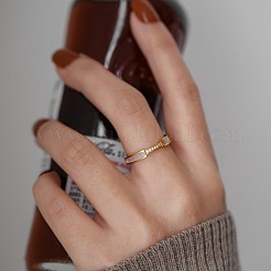 304 Stainless Steel & Clear Cubic Zirconia & Natural Shell Finger Rings for Women&nbsp;WG9332E-01