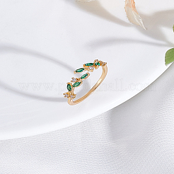 女性用真鍮マイクロパヴェキュービックジルコニアカフリング1個  葉  ゴールドカラー  グリーン  内径：17.5mm&nbsp;RJEW-LP0002-23E