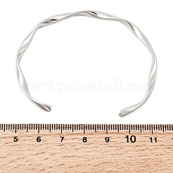 女性用304ステンレススチールカフバングル  ツイスト  ステンレス鋼色  内径：2.38x1.79インチ（6.05x4.55cm）&nbsp;BJEW-G776-02P